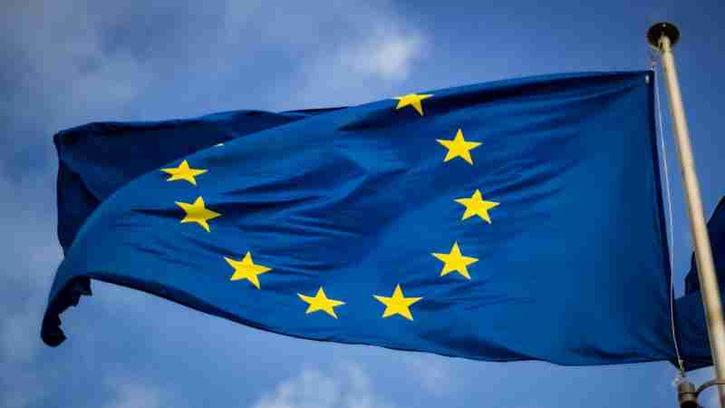 blue and yellow star flag - Flag of the European Union in front of the EU-Parliament in Brussels, Belgium, tags: gesundheits- und - unsplash